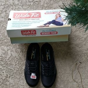 Sketchers Sz8 Memory Foam Black Sneakers